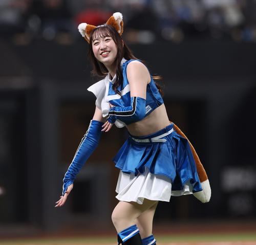 ファイターズガール上野菜奈子（2025年4月撮影）