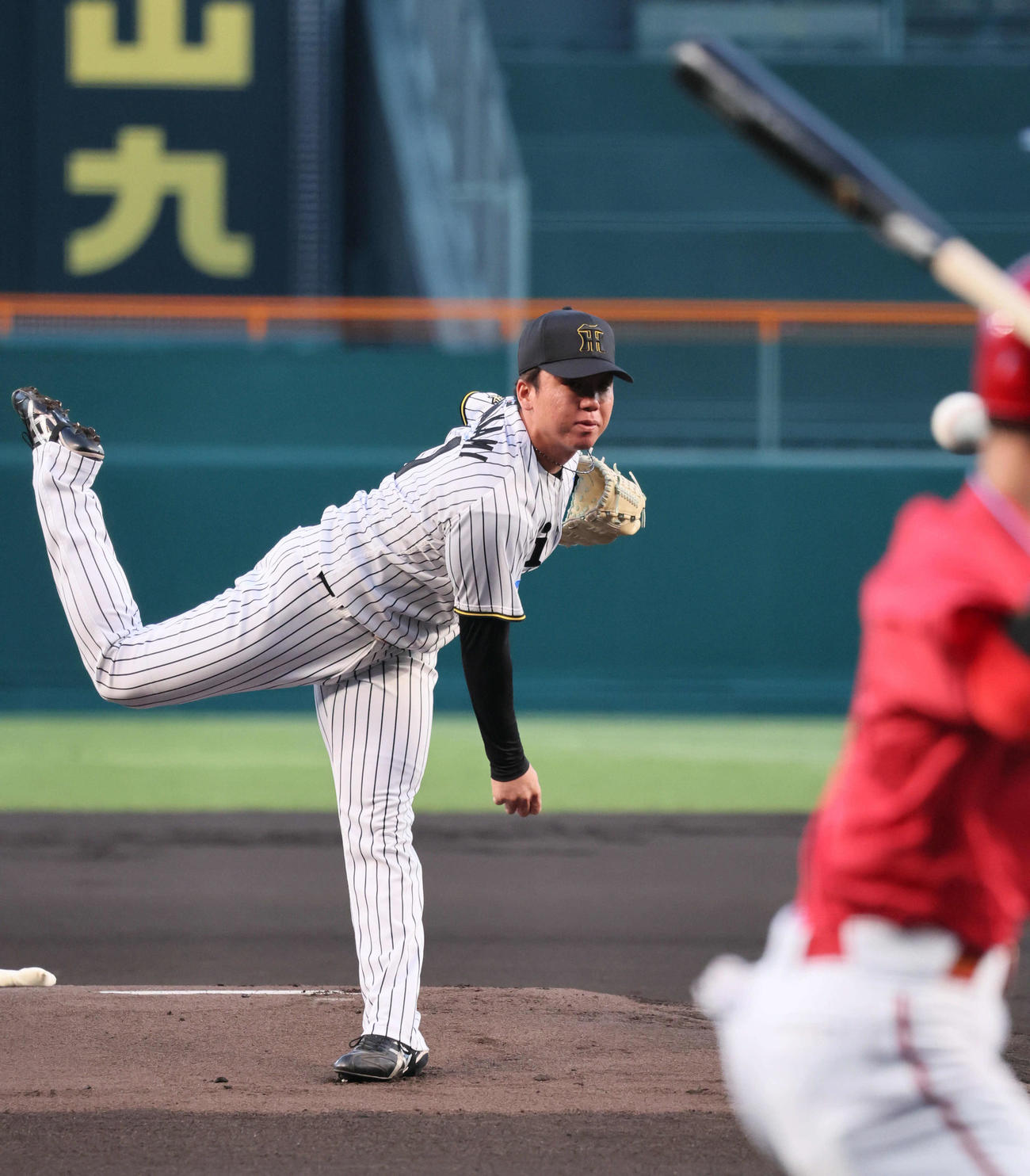 阪神対広島　阪神先発の村上（撮影・宮崎幸一）