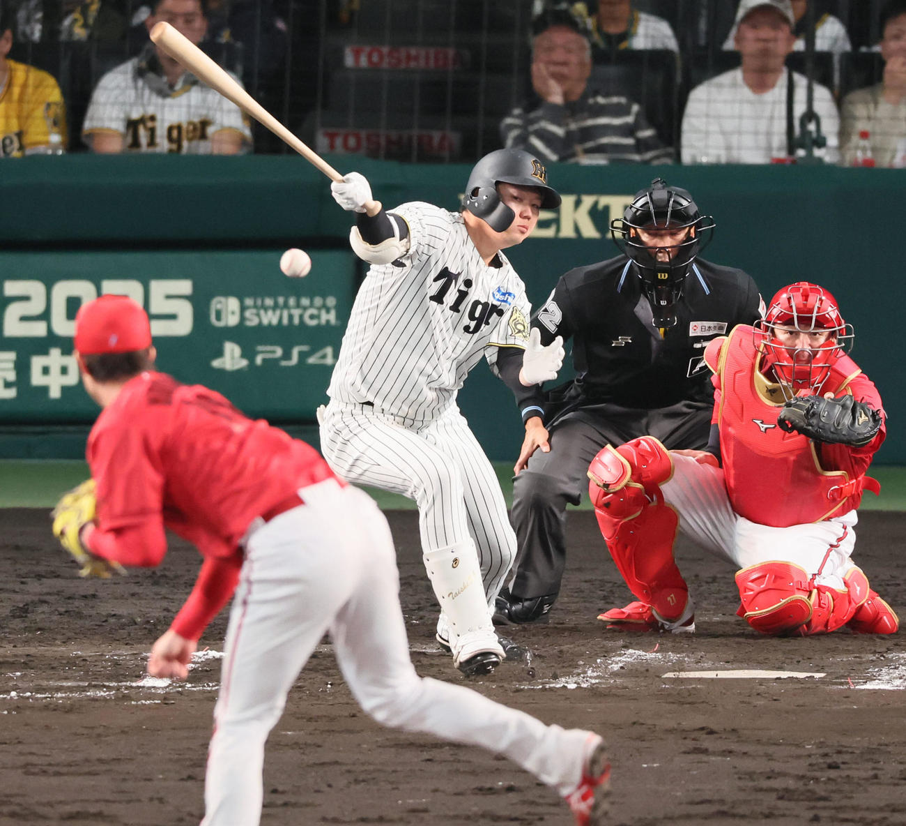 阪神対広島　7回裏阪神2死、代打楠本は二ゴロに倒れる。投手森下（撮影・加藤哉）