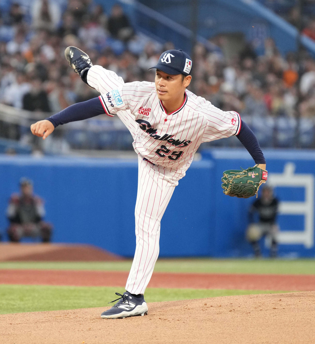 ヤクルト対巨人　ヤクルト先発の小川（撮影・小沢裕）