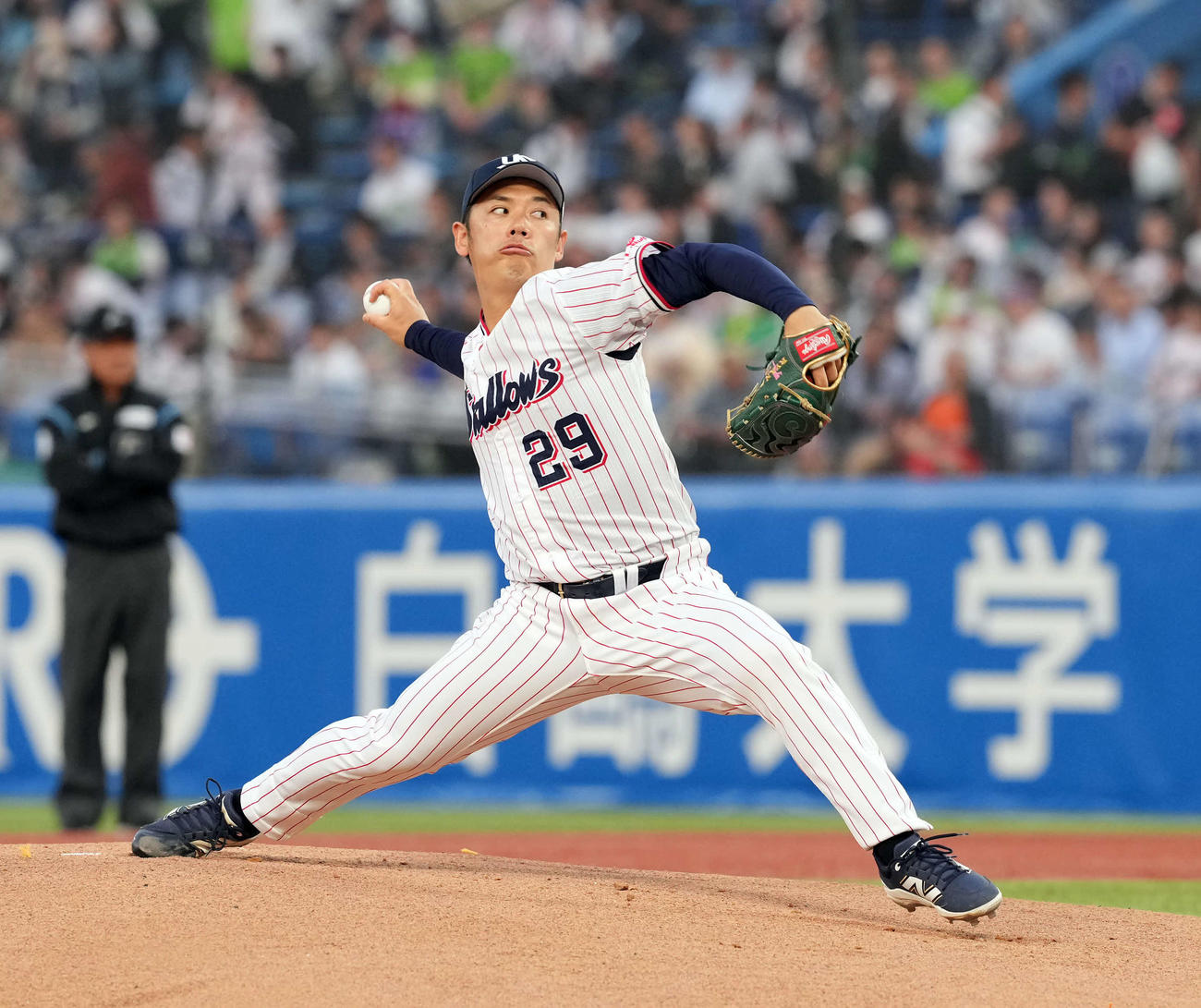ヤクルト対巨人　ヤクルトの先発小川（撮影・たえ見朱実）