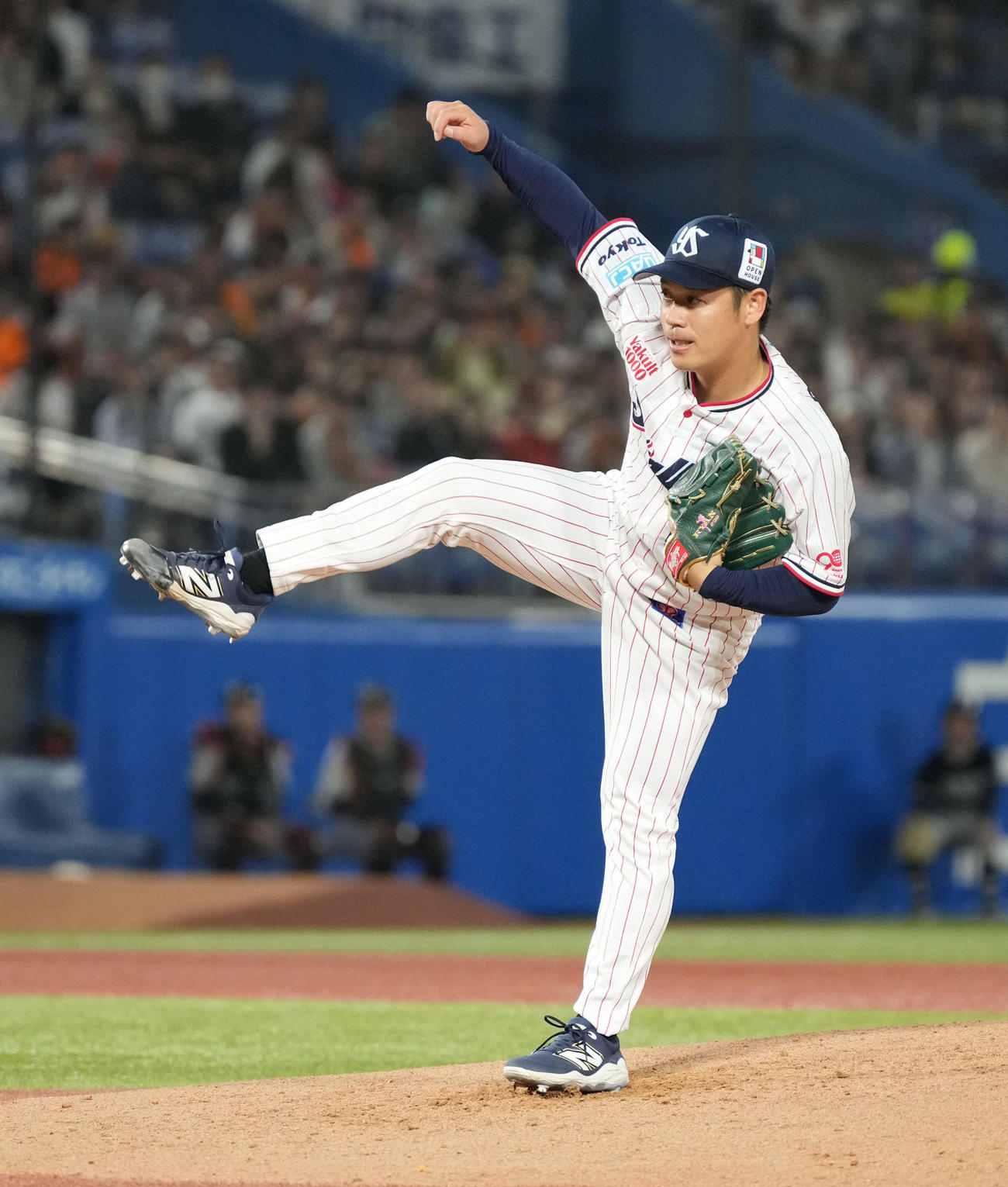 ヤクルト対巨人　ヤクルト先発の小川（撮影・小沢裕）
