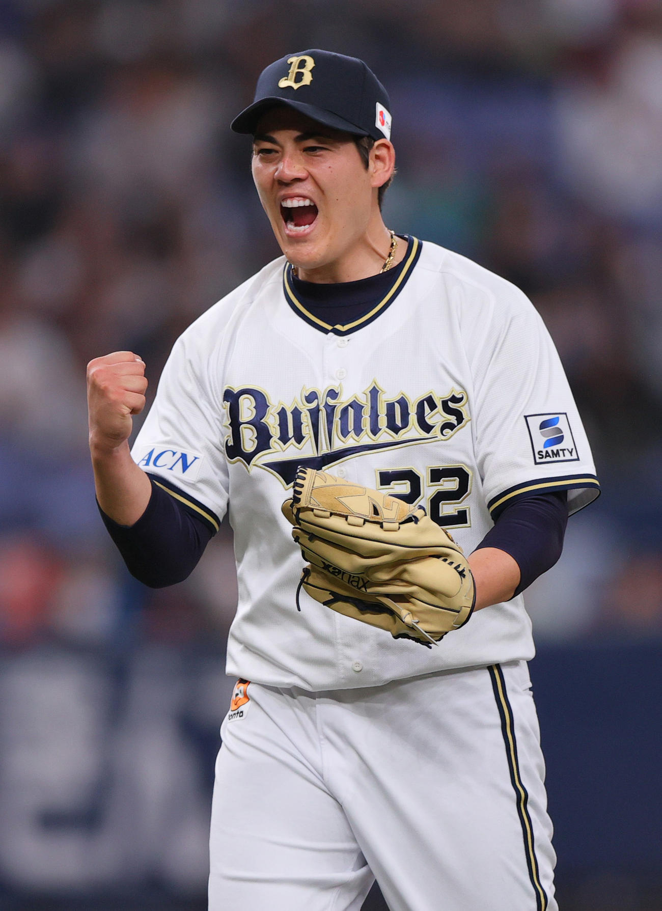 オリックス対日本ハム　9回表日本ハム1死一塁、九里はレイエスを遊ゴロ併殺に仕留め雄たけびを上げる（撮影・上山淳一）
