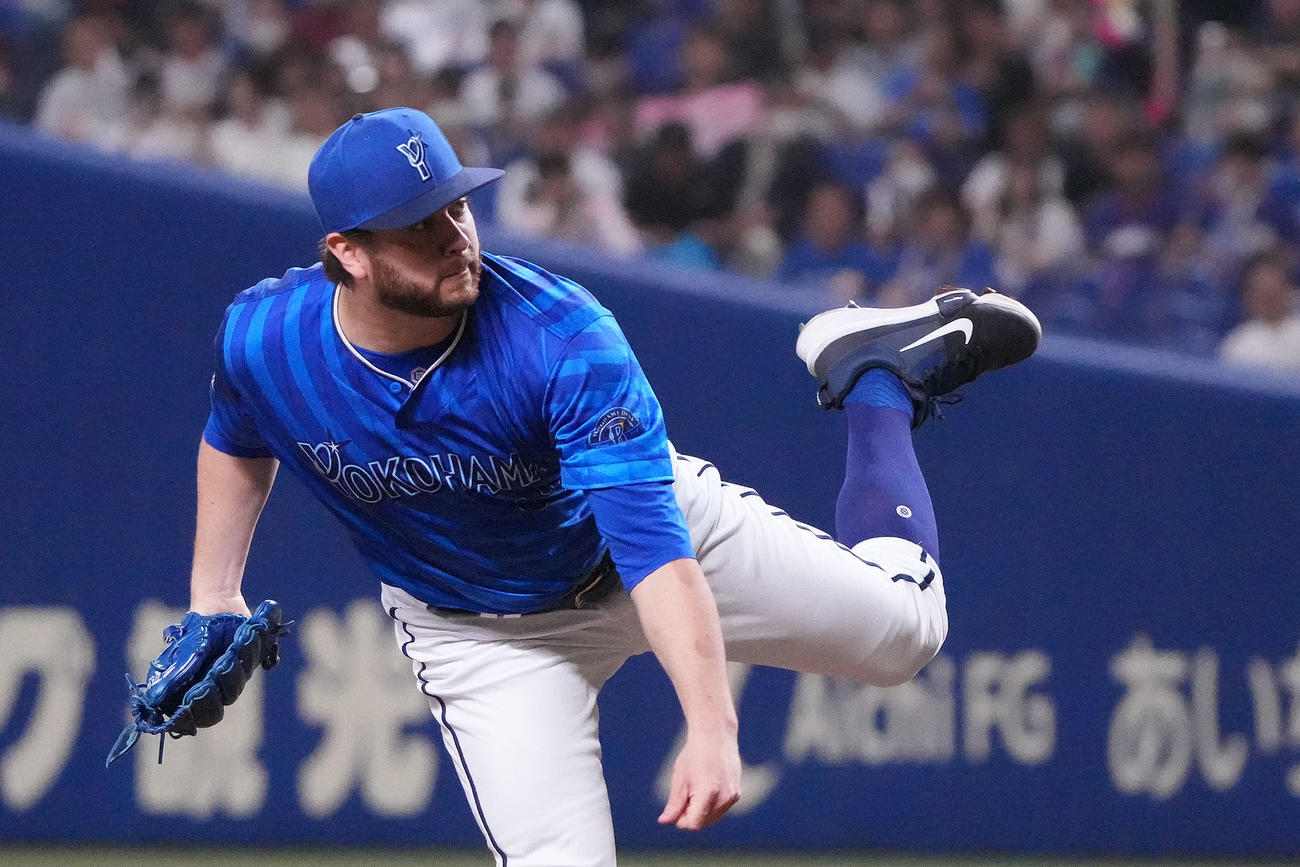 中日対DeNA 1回裏、登板するDeNA先発のケイ（撮影・森本幸一）