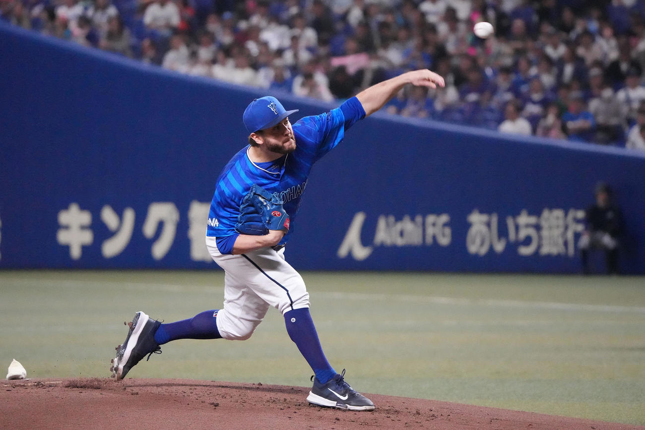 中日対DeNA 1回裏、登板するDeNA先発のケイ（撮影・森本幸一）