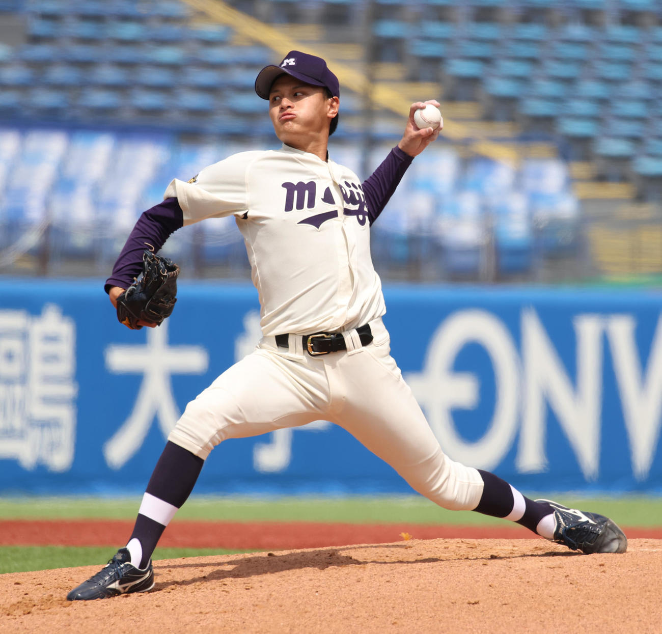 明大対東大　先発した明大・毛利（撮影・柴田隆二）