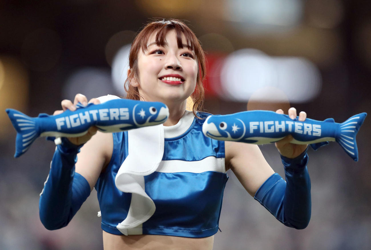 踊るファイターズガールの上山真奈