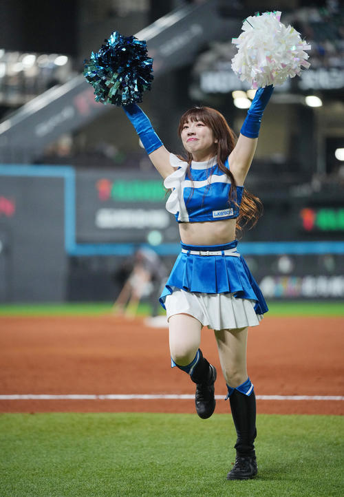 ファイターズガール上山真奈（2025年4月撮影）