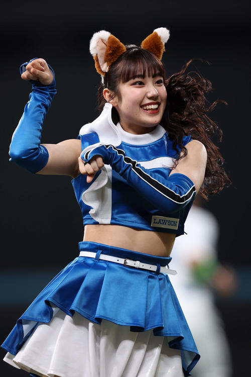 ファイターズガール中桐衣麻さん(2025年4月撮影)