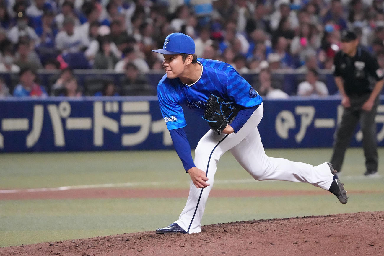 中日対DeNA 7回裏、DeNA2番手で登板する森原（撮影・森本幸一）