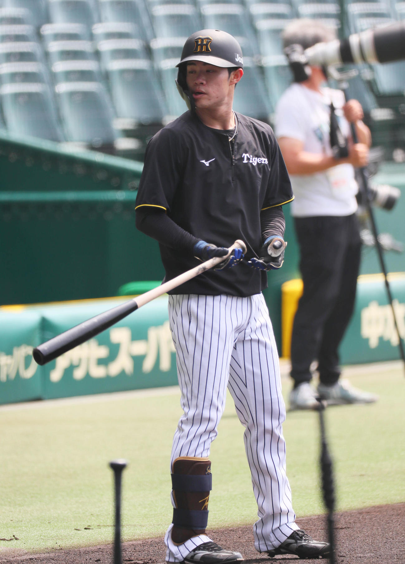 阪神対広島　打撃練習を行う阪神中野（撮影・宮崎幸一）