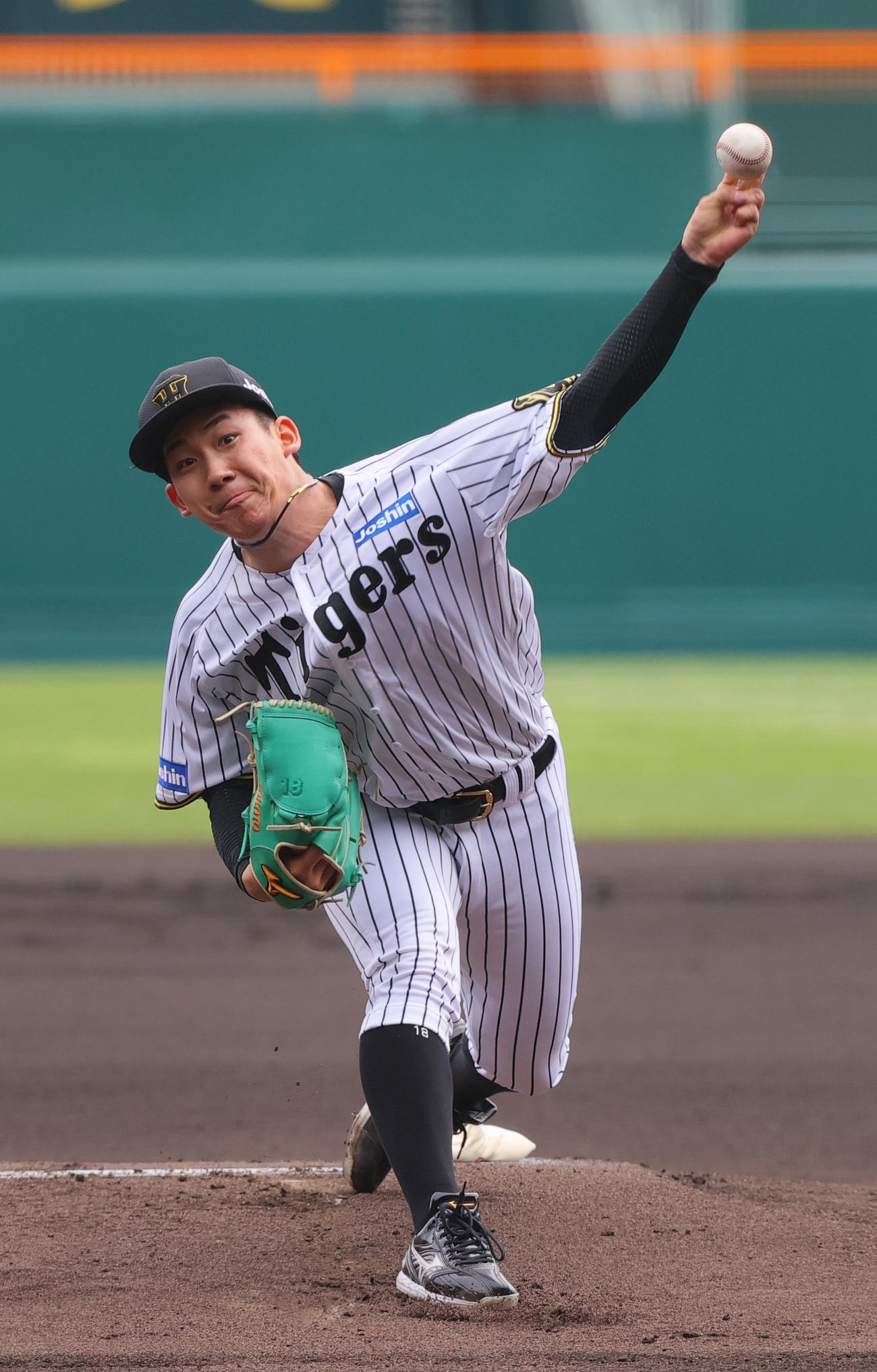 阪神対広島　甲子園球場でプロ初先発の阪神伊原（撮影・上山淳一）