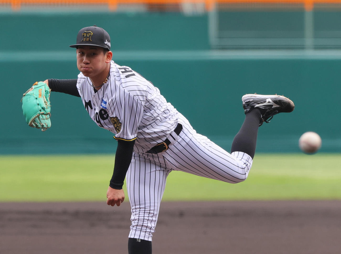 阪神対広島　甲子園球場でプロ初先発の阪神伊原（撮影・上山淳一）