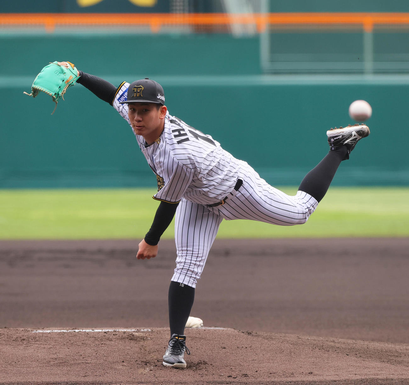 阪神対広島　甲子園球場でプロ初先発の阪神伊原（撮影・上山淳一）