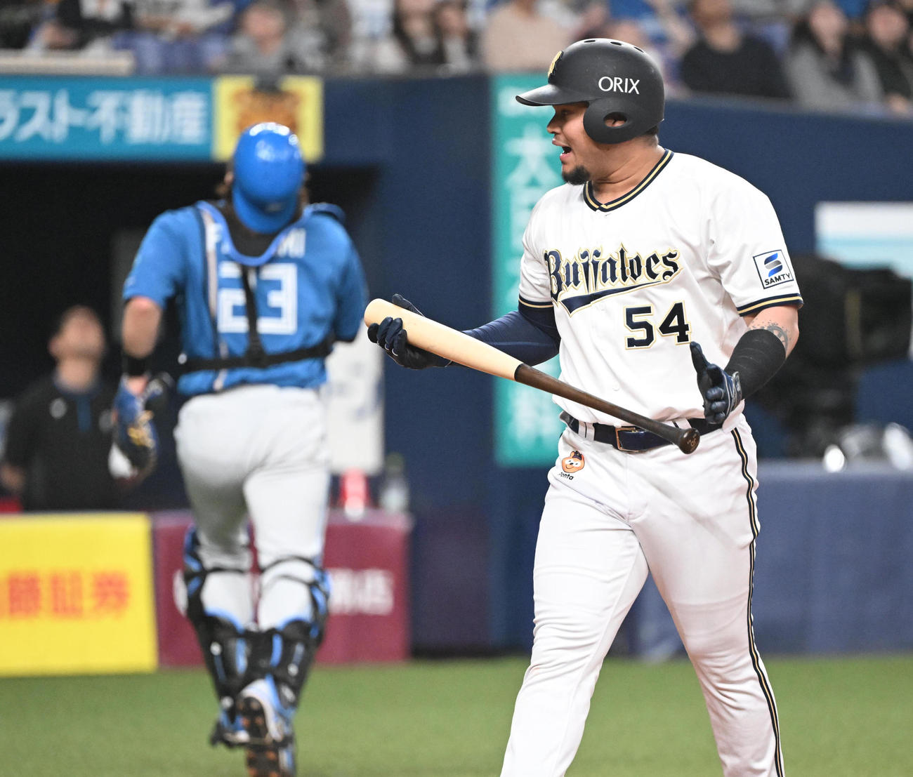オリックス対日本ハム　7回裏オリックス無死一塁、捕邪飛に倒れるディアス（撮影・和賀正仁）