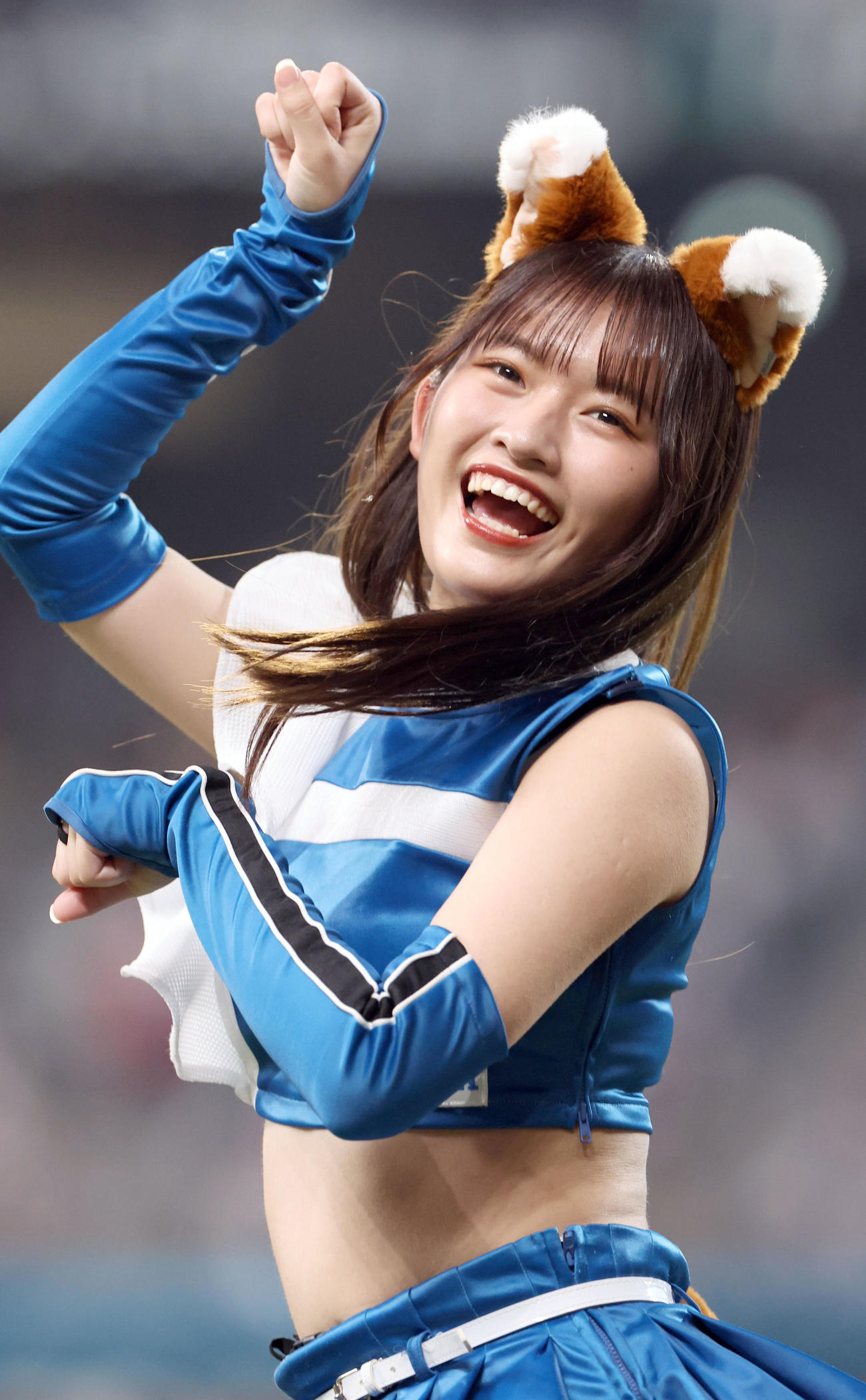 エスコンフィールドでパフォーマンスを行うファイターズガール工藤心優（2024年8月撮影）