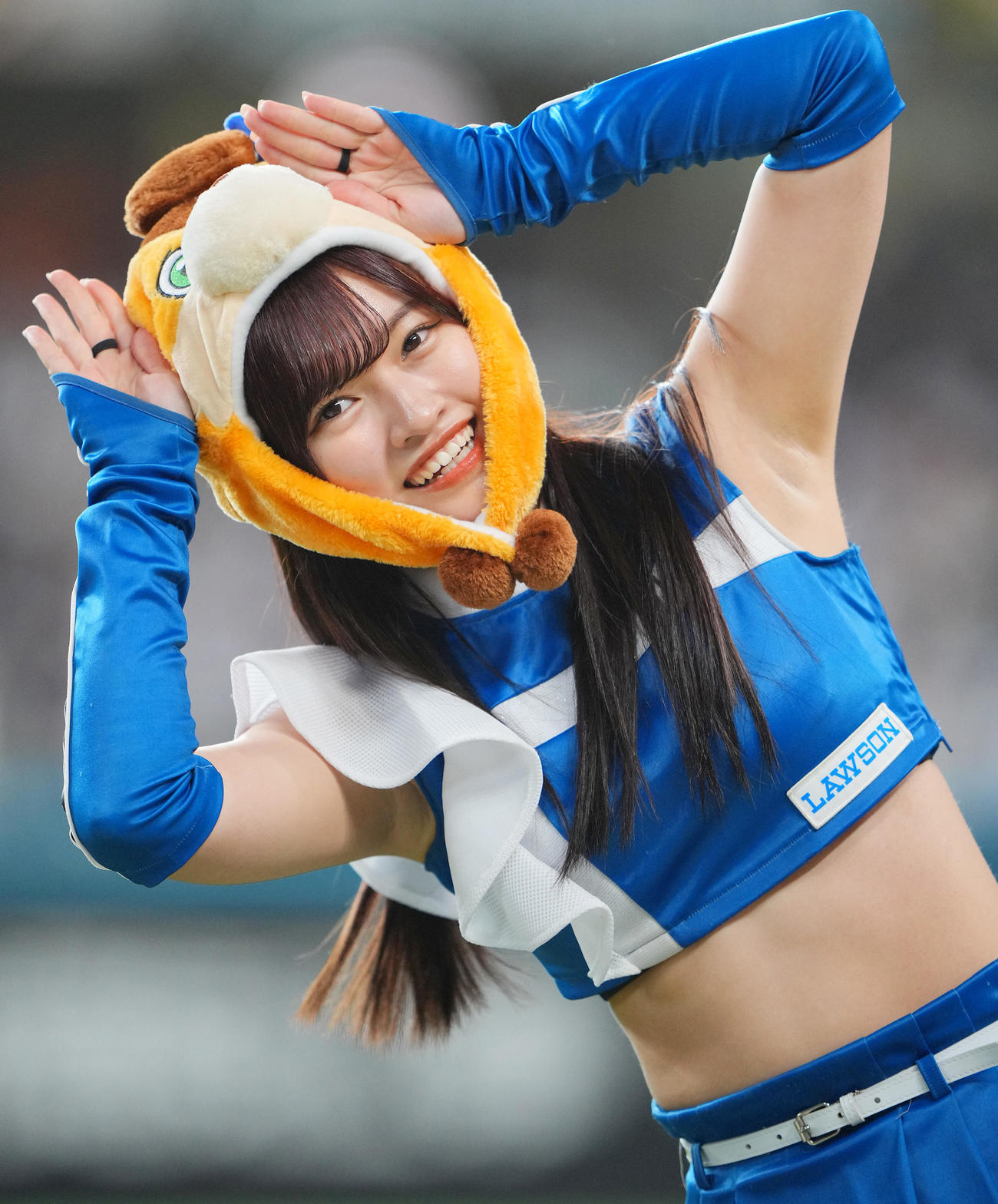 盛り上げるファイターズガールの工藤心優（2025年3月撮影）