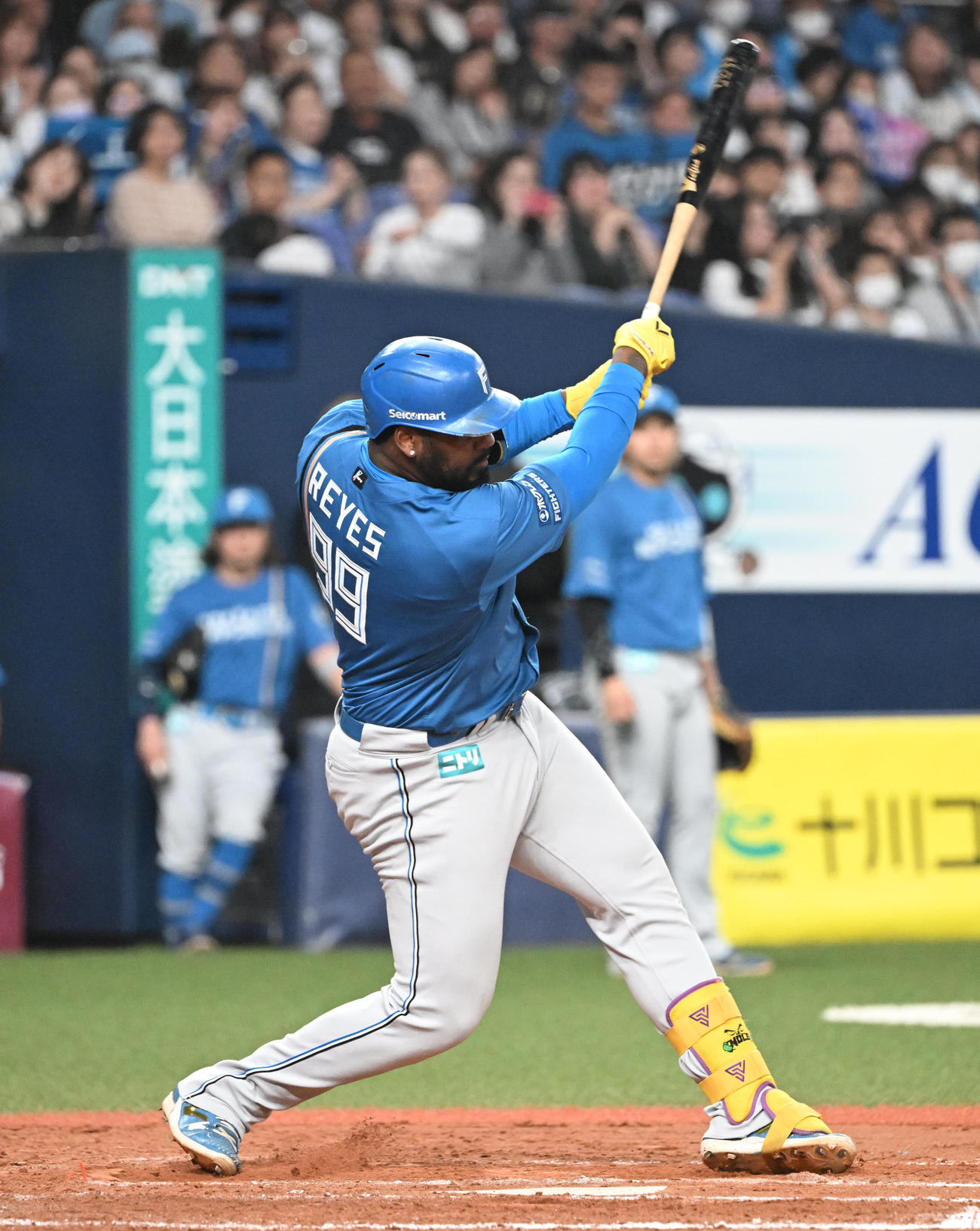 オリックス対日本ハム　9回表日本ハム2死三塁、中前適時打を放つレイエス（撮影・和賀正仁）