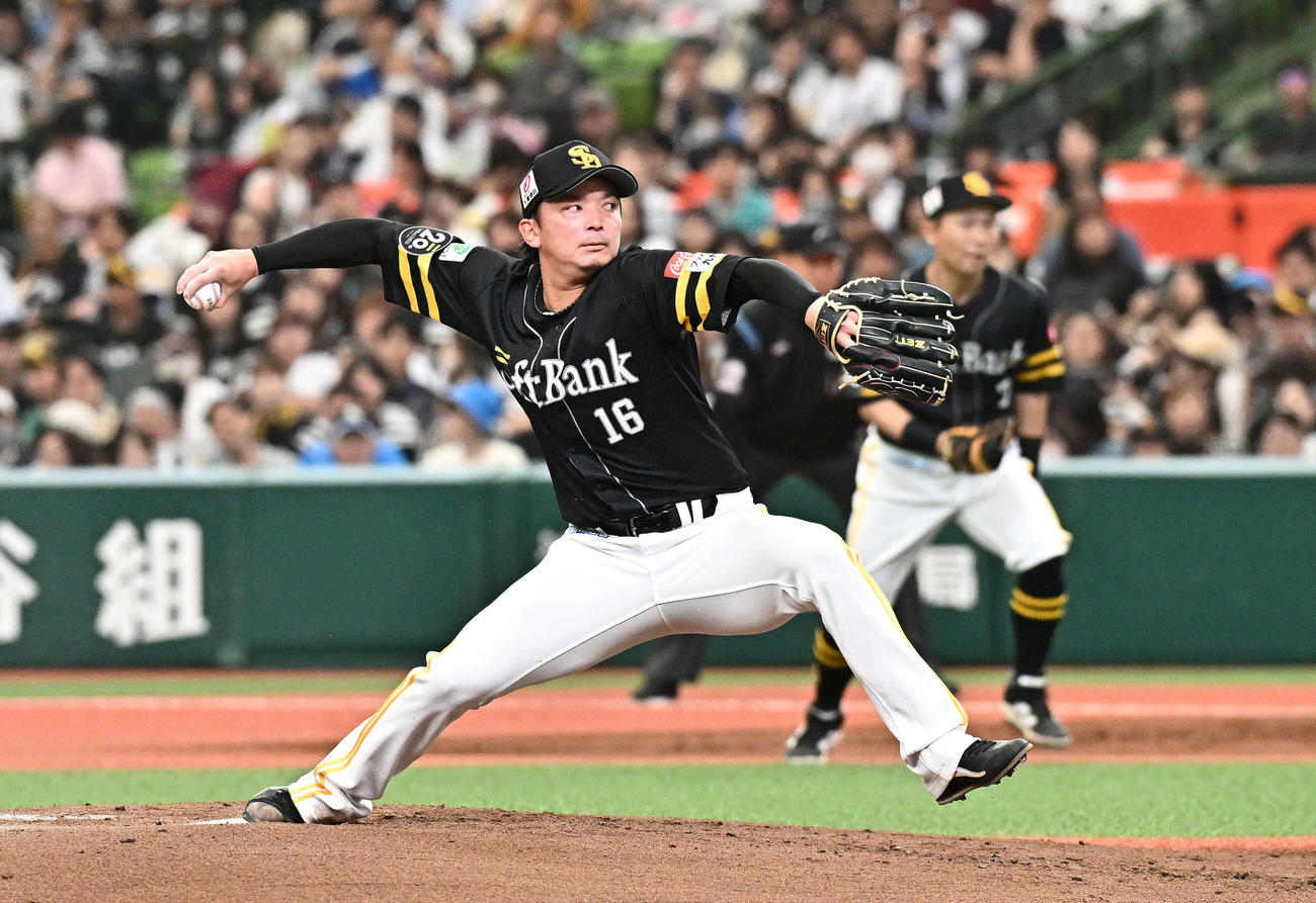 西武対ソフトバンク　ソフトバンク先発の東浜（撮影・滝沢徹郎）