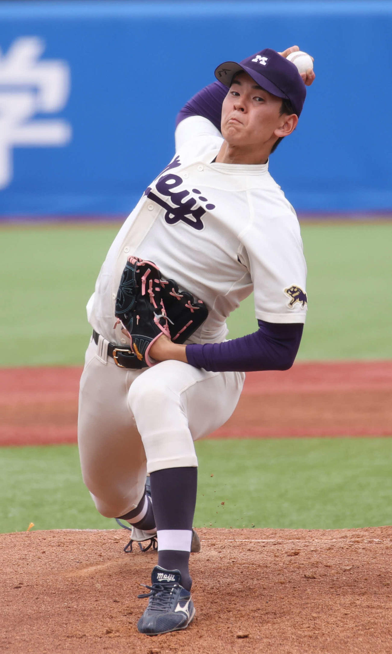 東大対明大　先発した明大・高須（撮影・柴田隆二）