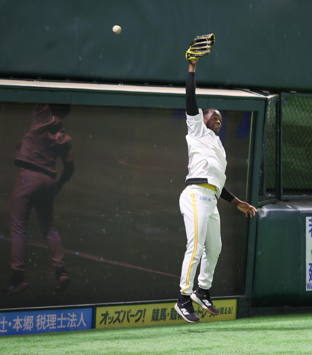 ノックで軽快な動きを見せるるモイネロ（撮影・梅根麻紀）