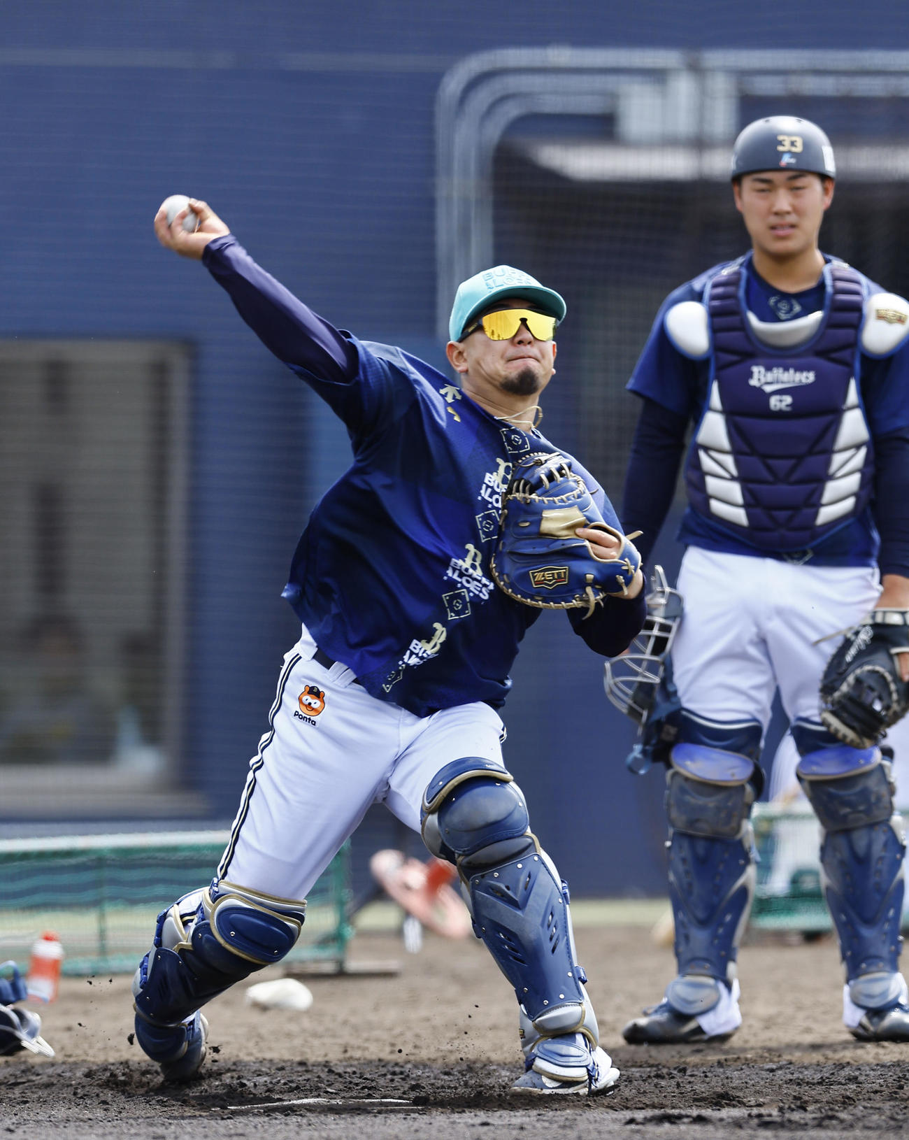 ウエスタンオリックス対阪神　送球練習するオリックス森（撮影・藤尾明華）