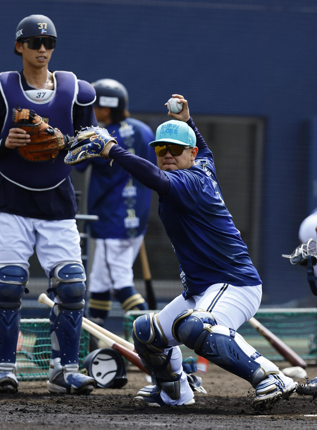 ウエスタンオリックス対阪神　送球練習するオリックス森（撮影・藤尾明華）
