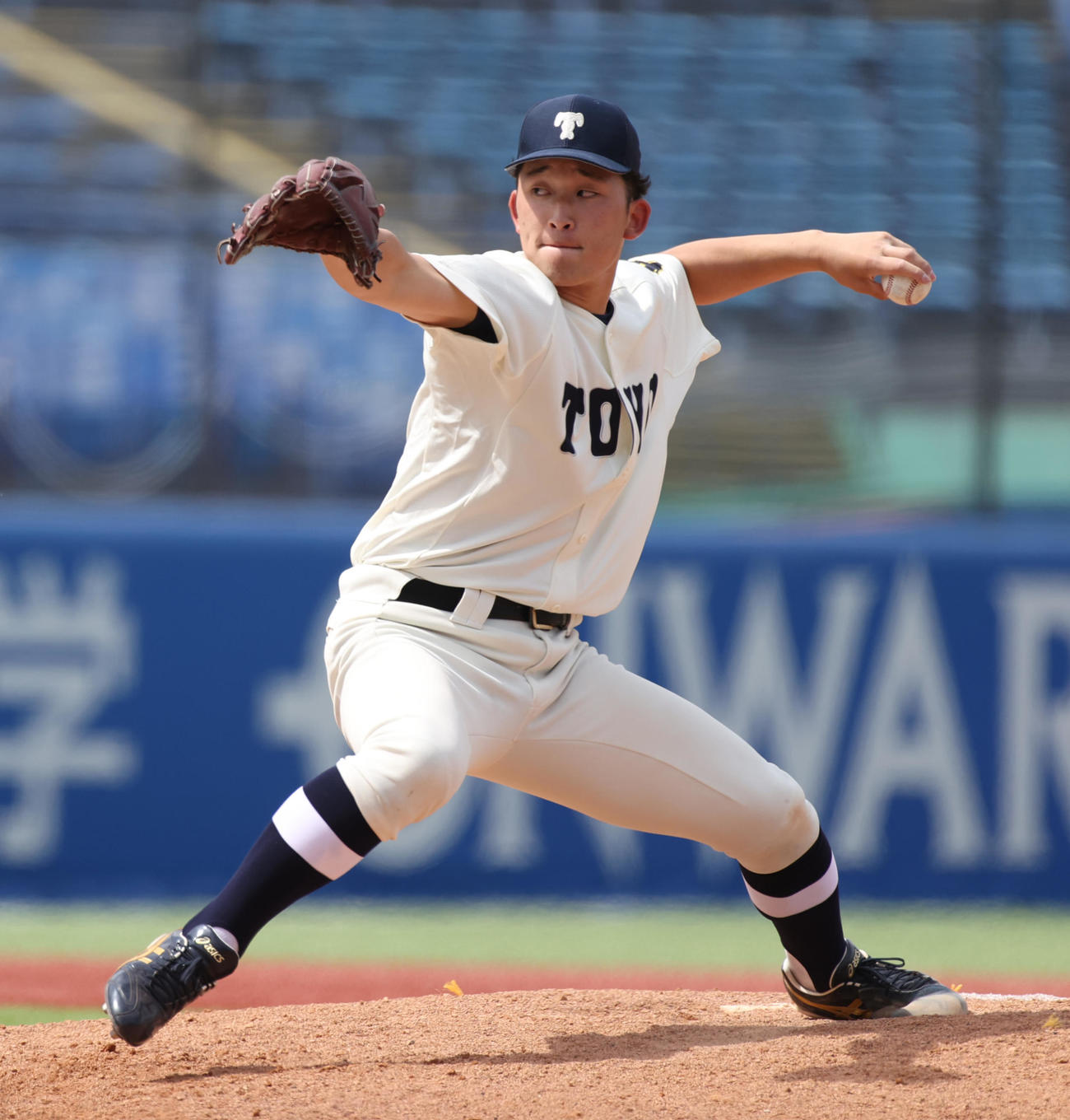 青学大対東洋大　7回途中から登板した東洋大・馬庭（撮影・柴田隆二）