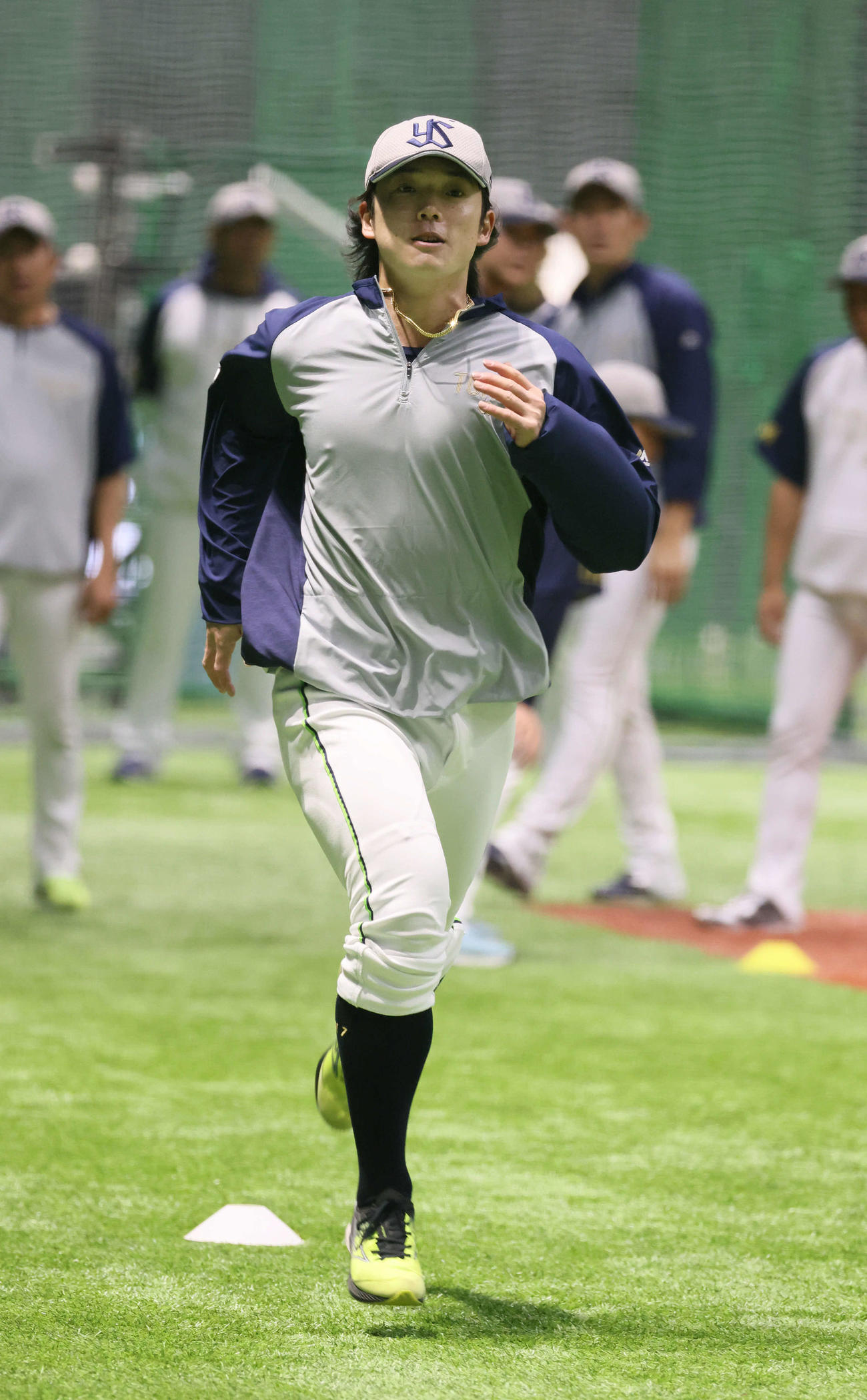広島対ヤクルト　練習するヤクルト長岡（撮影・加藤孝規）