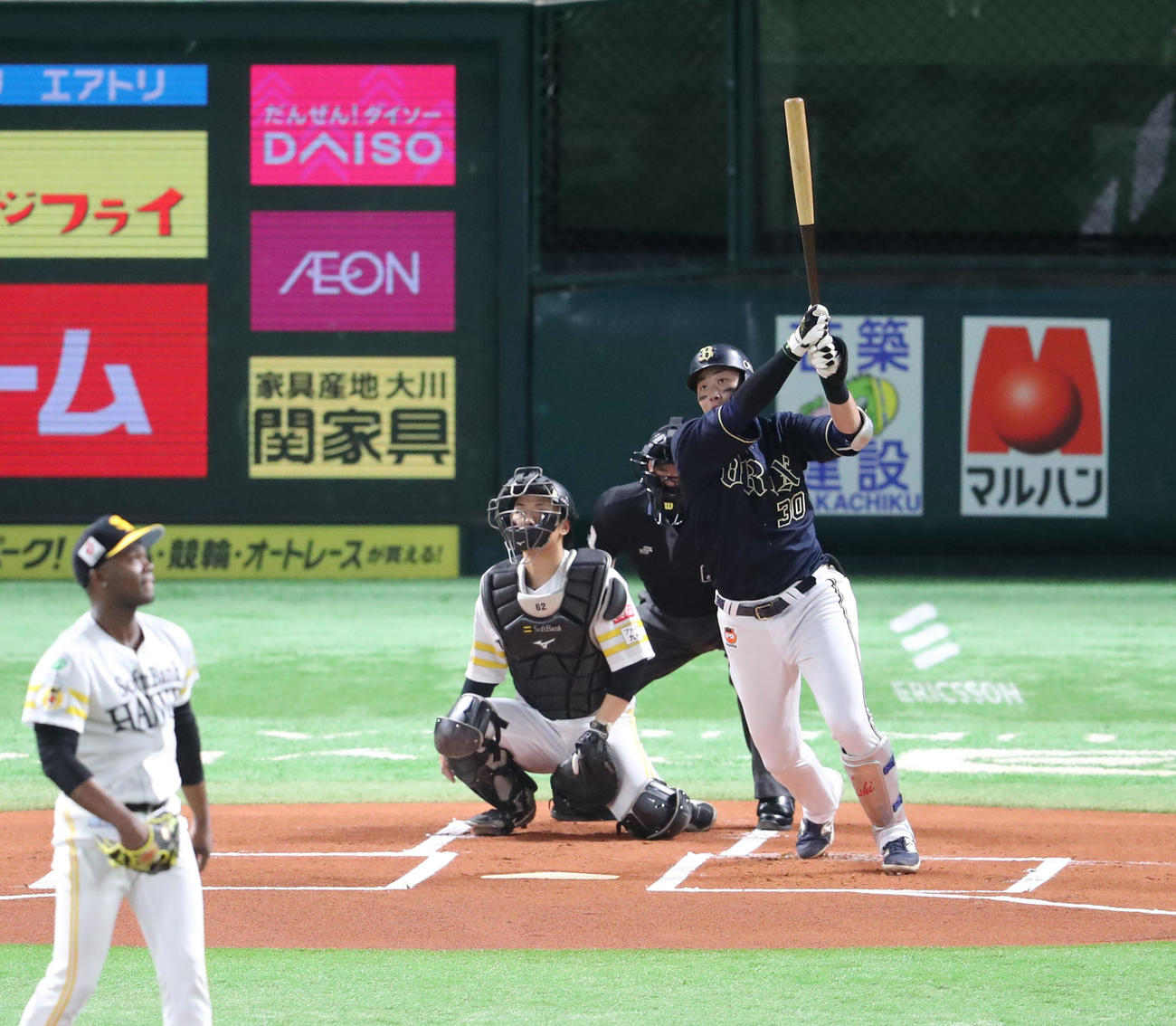 ソフトバンク対オリックス　1回表オリックス無死、広岡は右中間に先制本塁打を放つ（撮影・梅根麻紀）