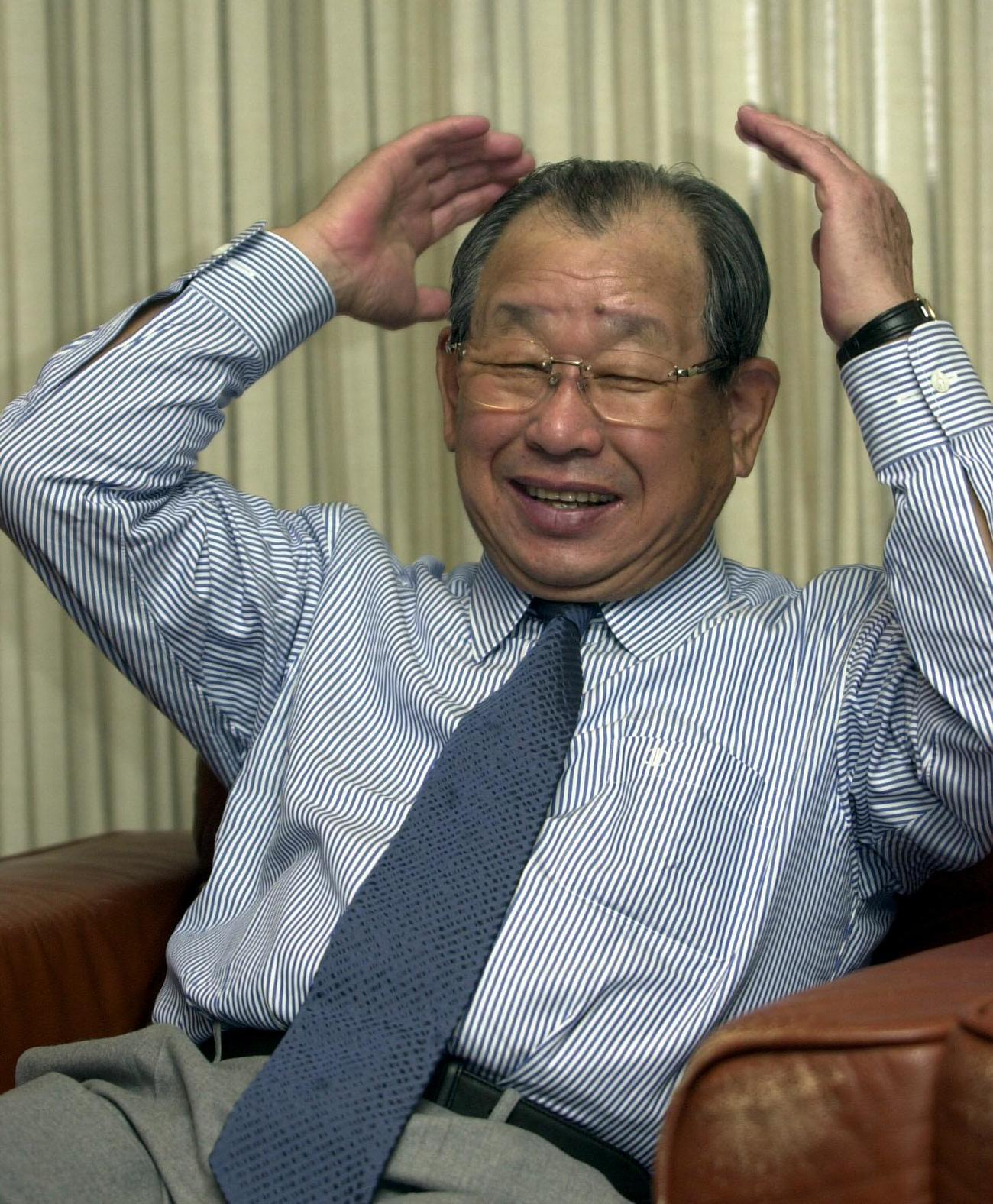 笑顔を見せる吉田義男氏（2002年撮影）