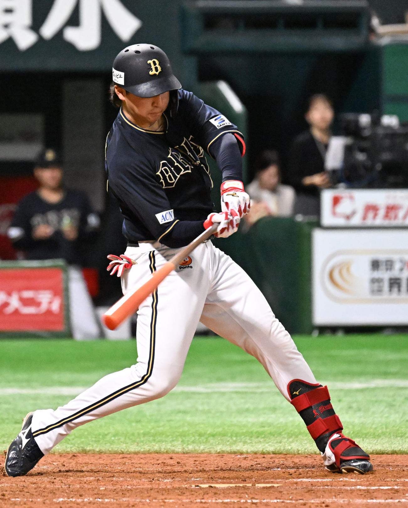 ソフトバンク対オリックス　5回表オリックス無死、紅林は左越えに本塁打を放つ（撮影・林敢治）