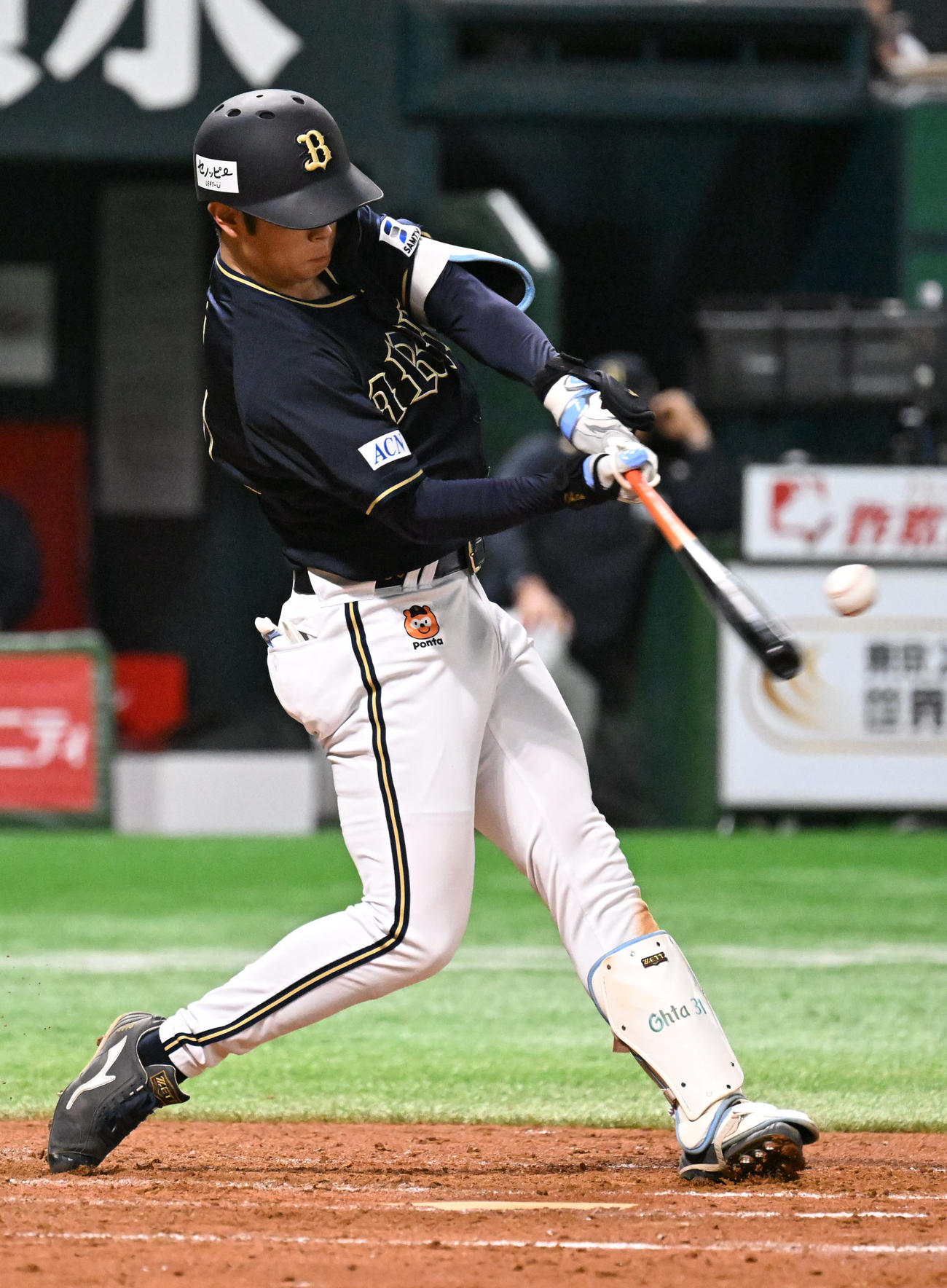 ソフトバンク対オリックス　4回表オリックス無死、太田は左越えに本塁打を放つ（撮影・林敢治）