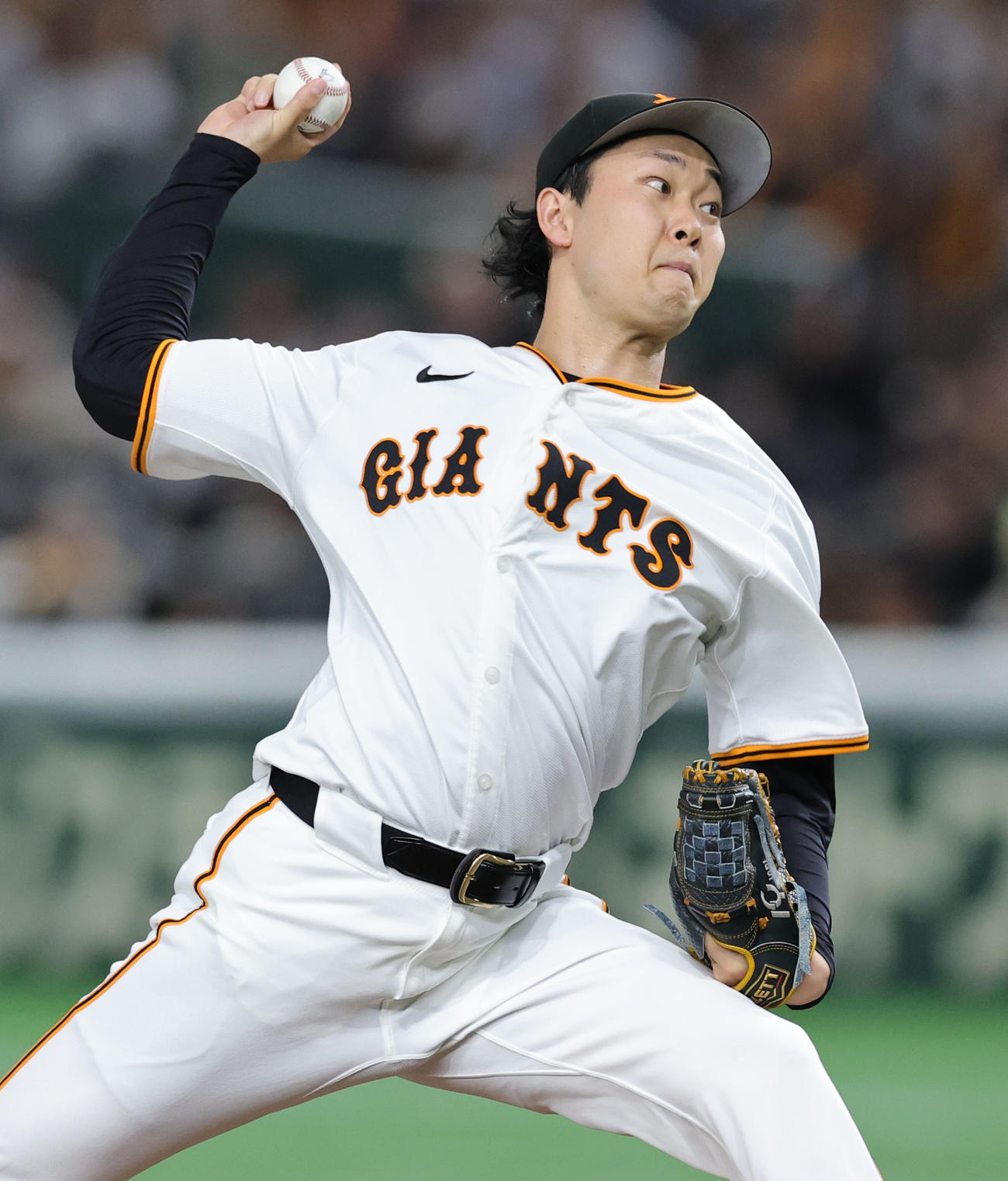 巨人対中日　巨人先発の山崎（撮影・野上伸悟）