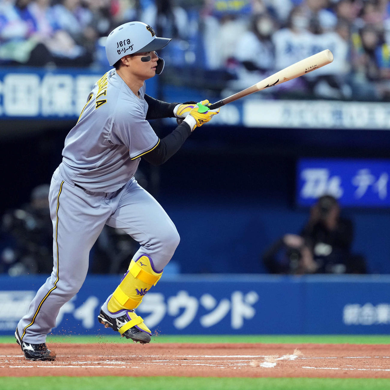 DeNA対阪神　1回表阪神1死三塁、右前に先制の適時打を放つ森下（撮影・たえ見朱実）