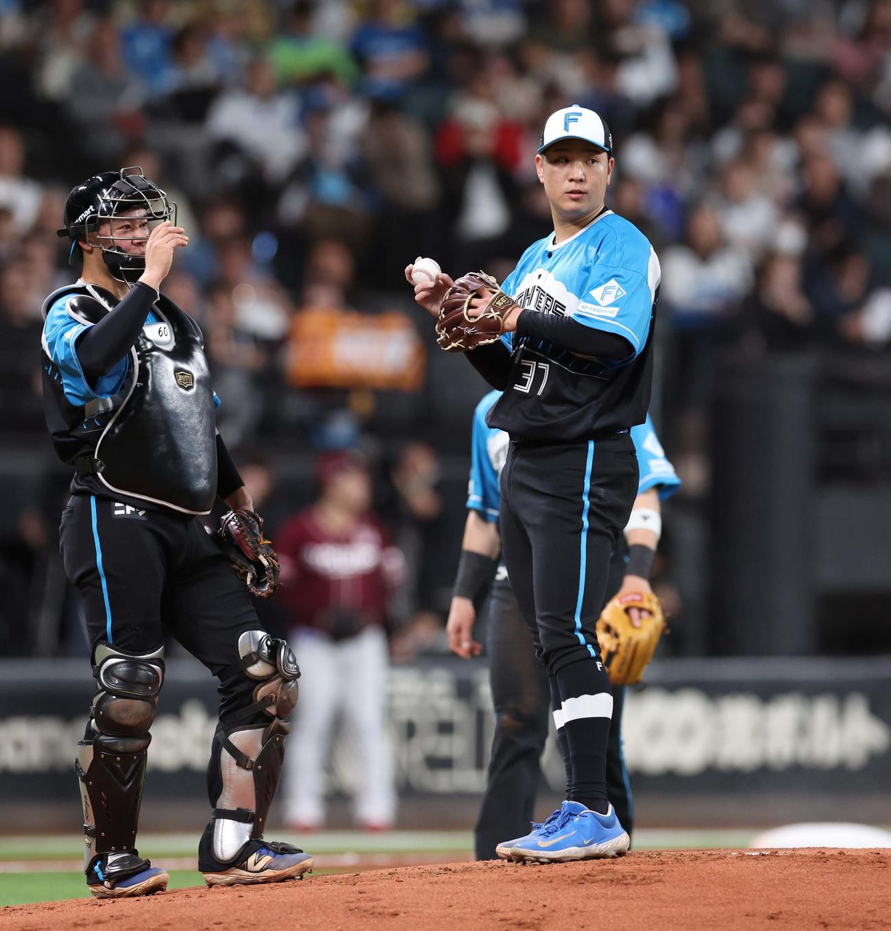 日本ハム対楽天　1回に3失点し渋い表情の古林睿煬（撮影・黒川智章）