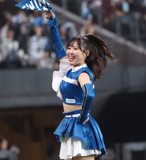 ファイターズガール鈴木穂乃花さん（撮影・黒川智章）