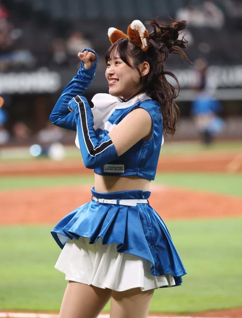 ファイターズガール鈴木穂乃花さん（撮影・黒川智章）