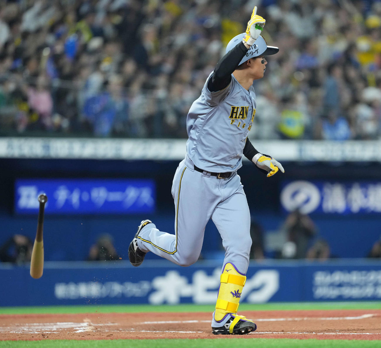 DeNA対阪神　7回表阪神2死三塁、左越えに2点本塁打を放った森下（撮影・たえ見朱実）