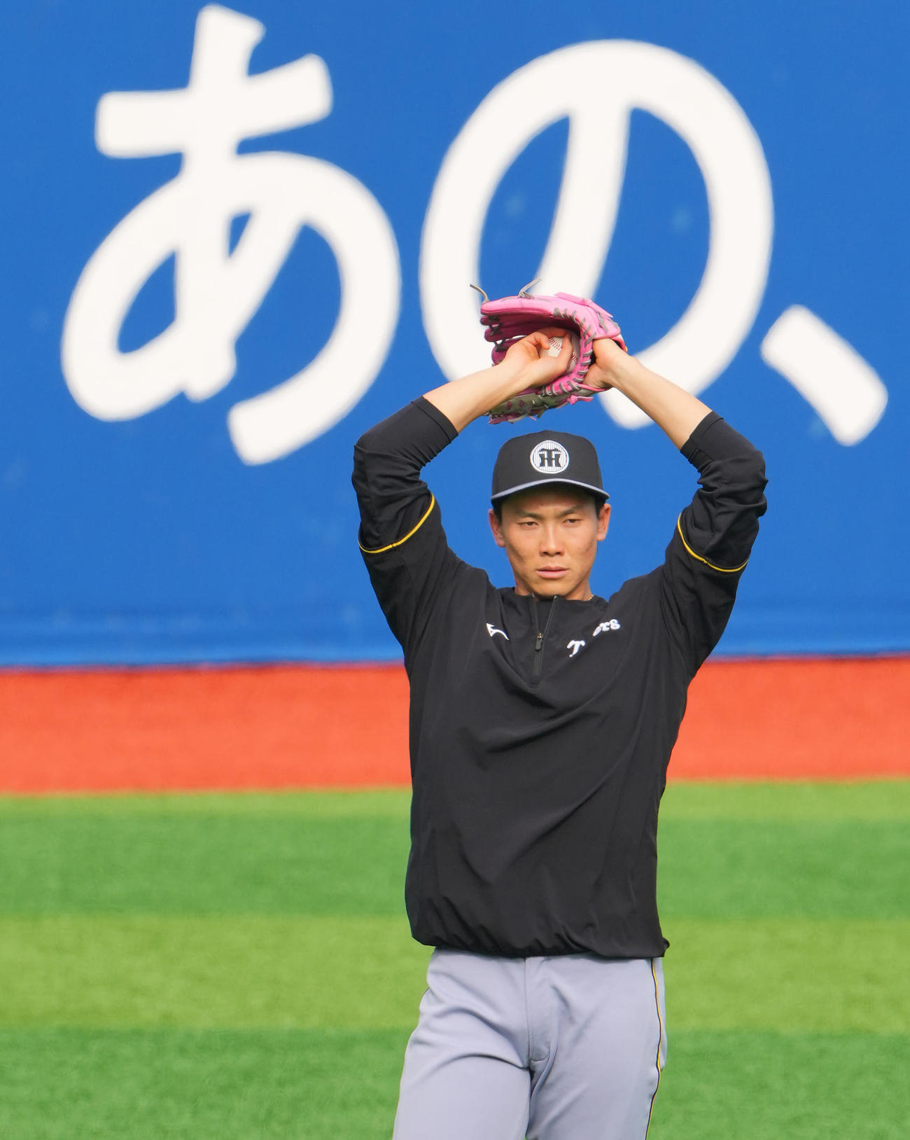 DeNA対阪神　試合前、投球練習に臨む阪神湯浅（撮影・垰建太）