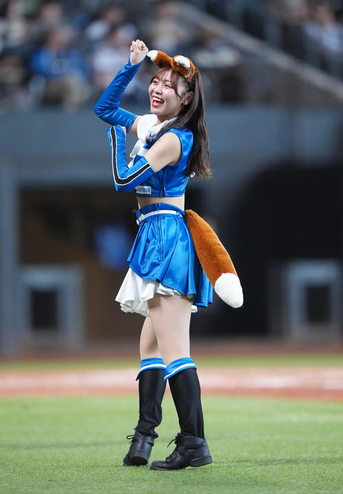 ファイターズガール竹市琴美さん（撮影・足立雅史）