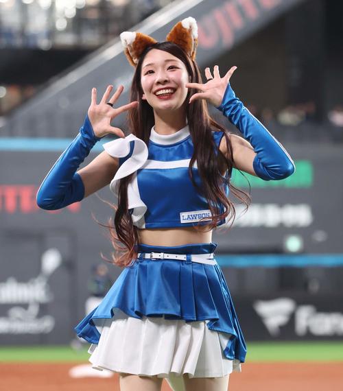 ファイターズガール松井みなみさん（撮影・黒川智章）