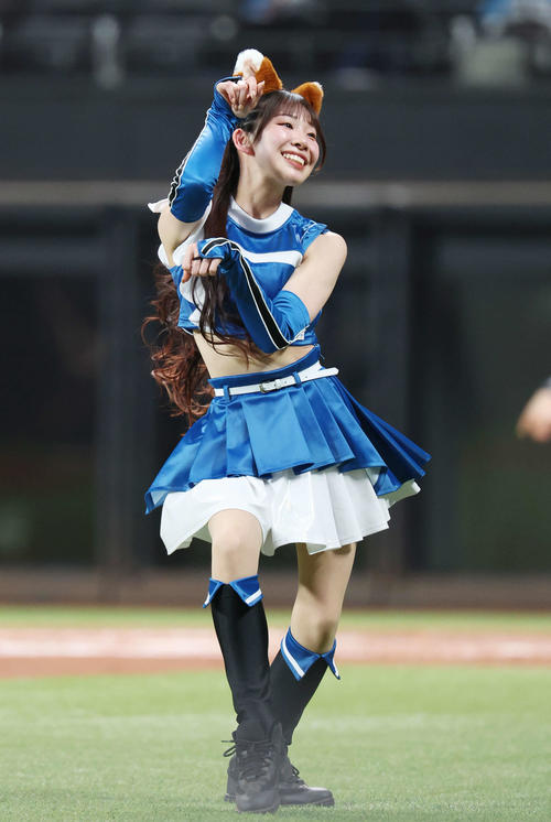 ファイターズガール松井みなみさん（撮影・宮地輝）