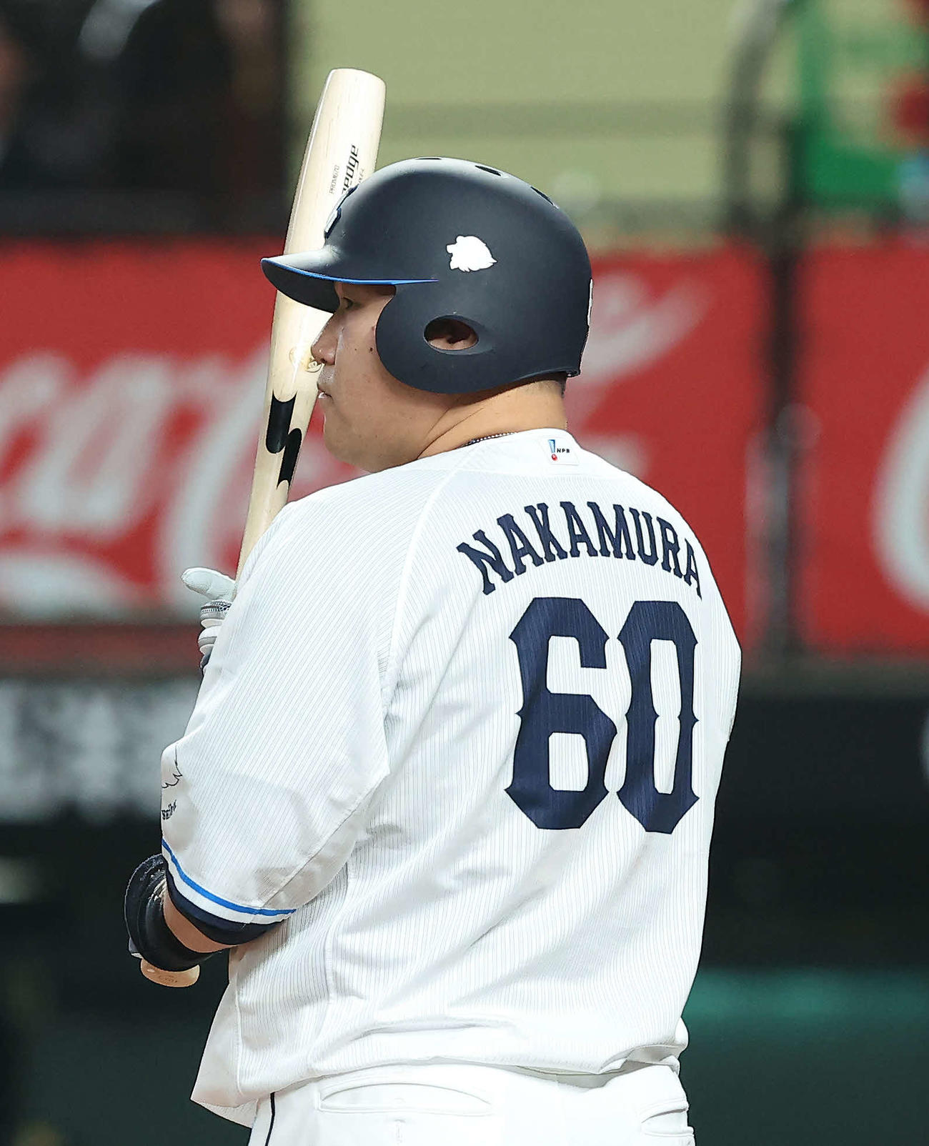 西武対オリックス　1回裏西武2死一、二塁、打席に入る中村剛（撮影・河田真司）