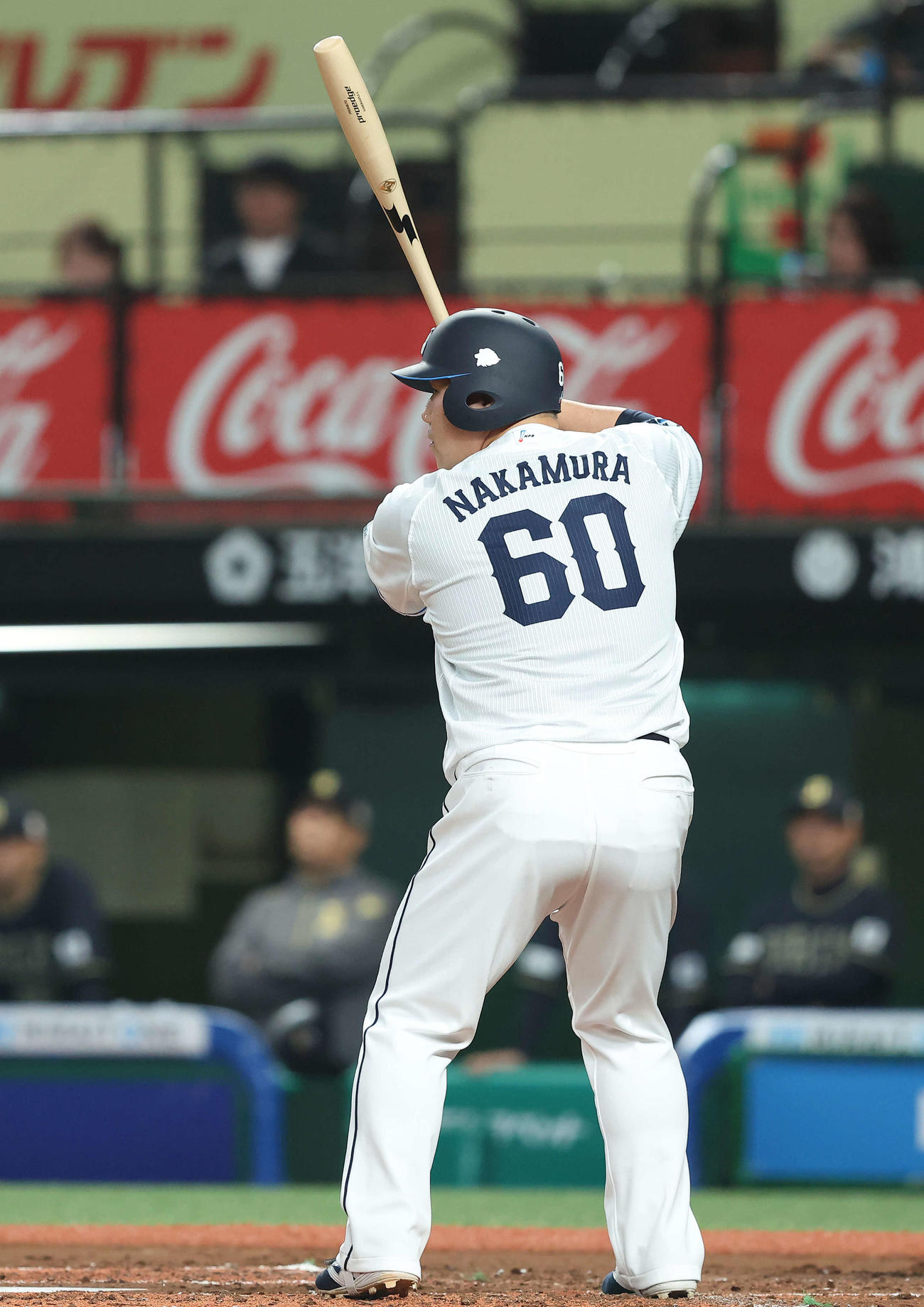 西武対オリックス　1回裏西武2死一、二塁、打席に入る中村剛（撮影・河田真司）
