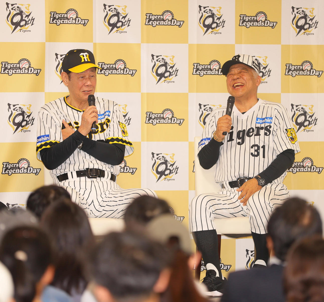 甲子園歴史館でトークショーする阪神OB田淵氏（左）と阪神掛布OB会長（撮影・上山淳一）