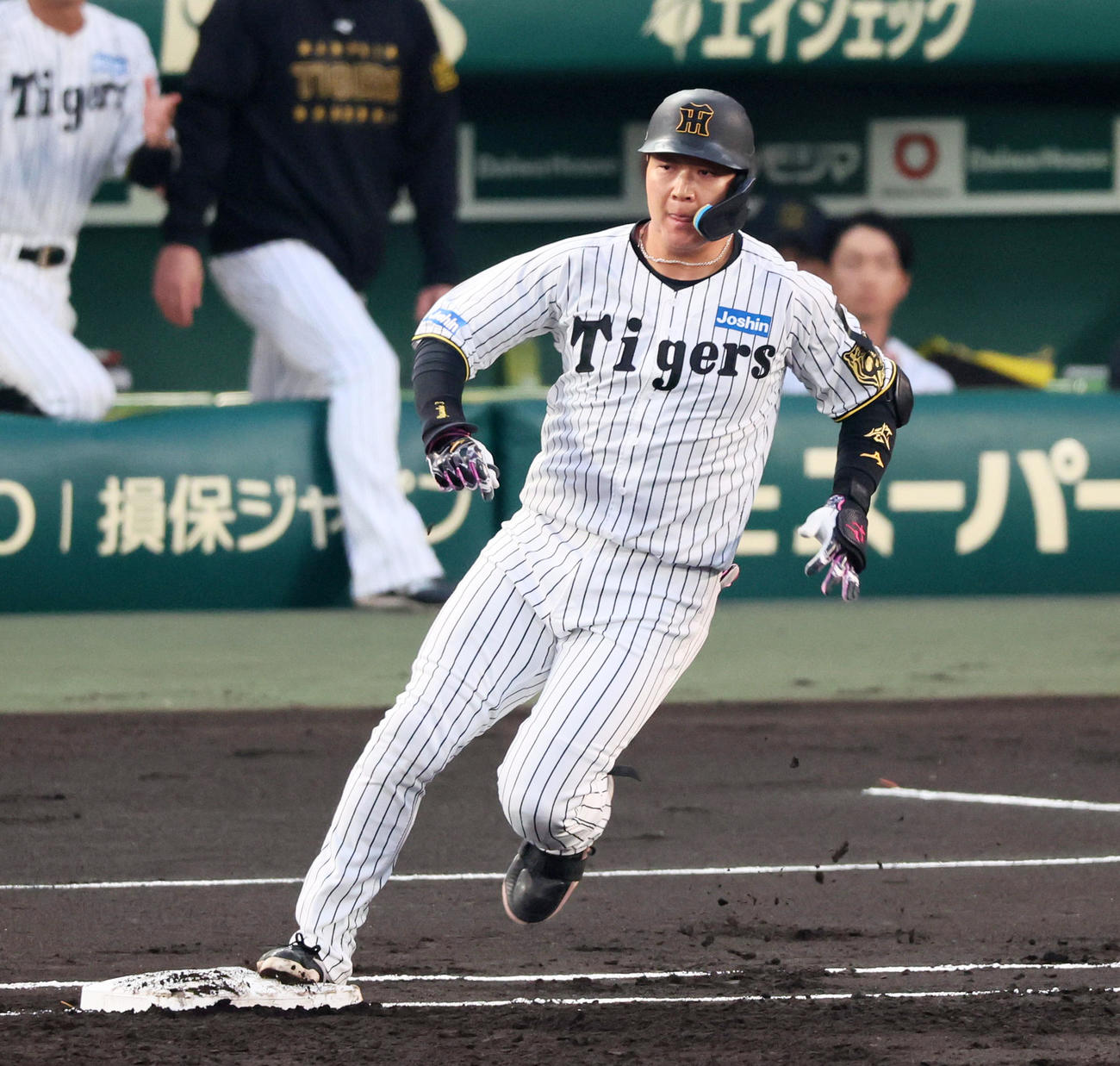 阪神対巨人　1回裏阪神2死一、三塁、大山は右前適時打を放つ（撮影・加藤哉）