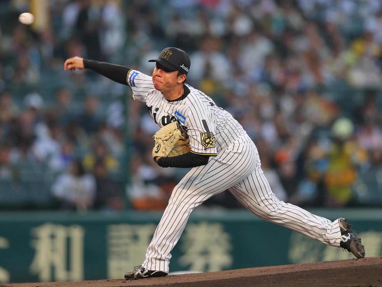 阪神対巨人　阪神先発の村上（撮影・上山淳一）