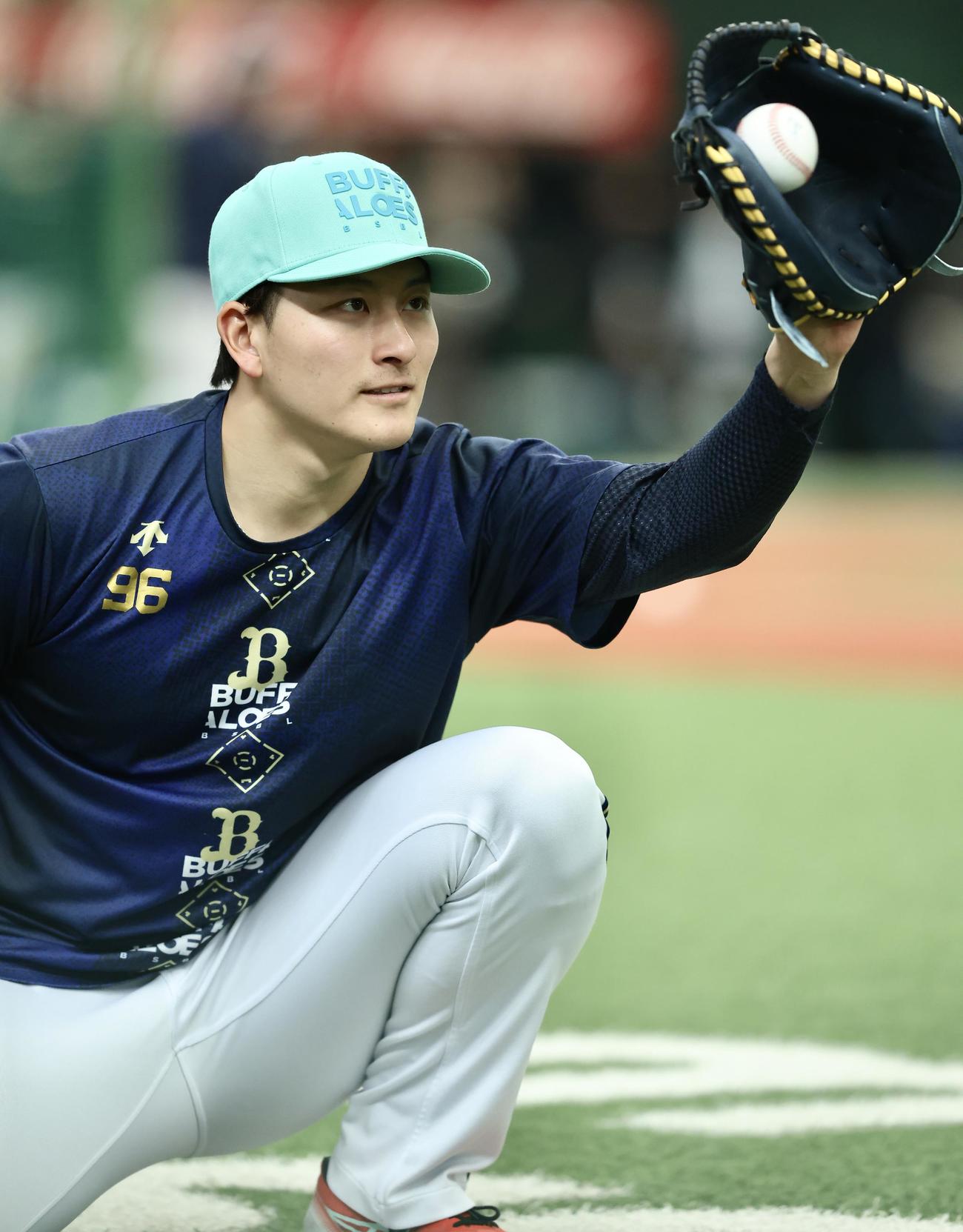 西武対オリックス　試合前、練習に臨むオリックス高島（撮影・河田真司）