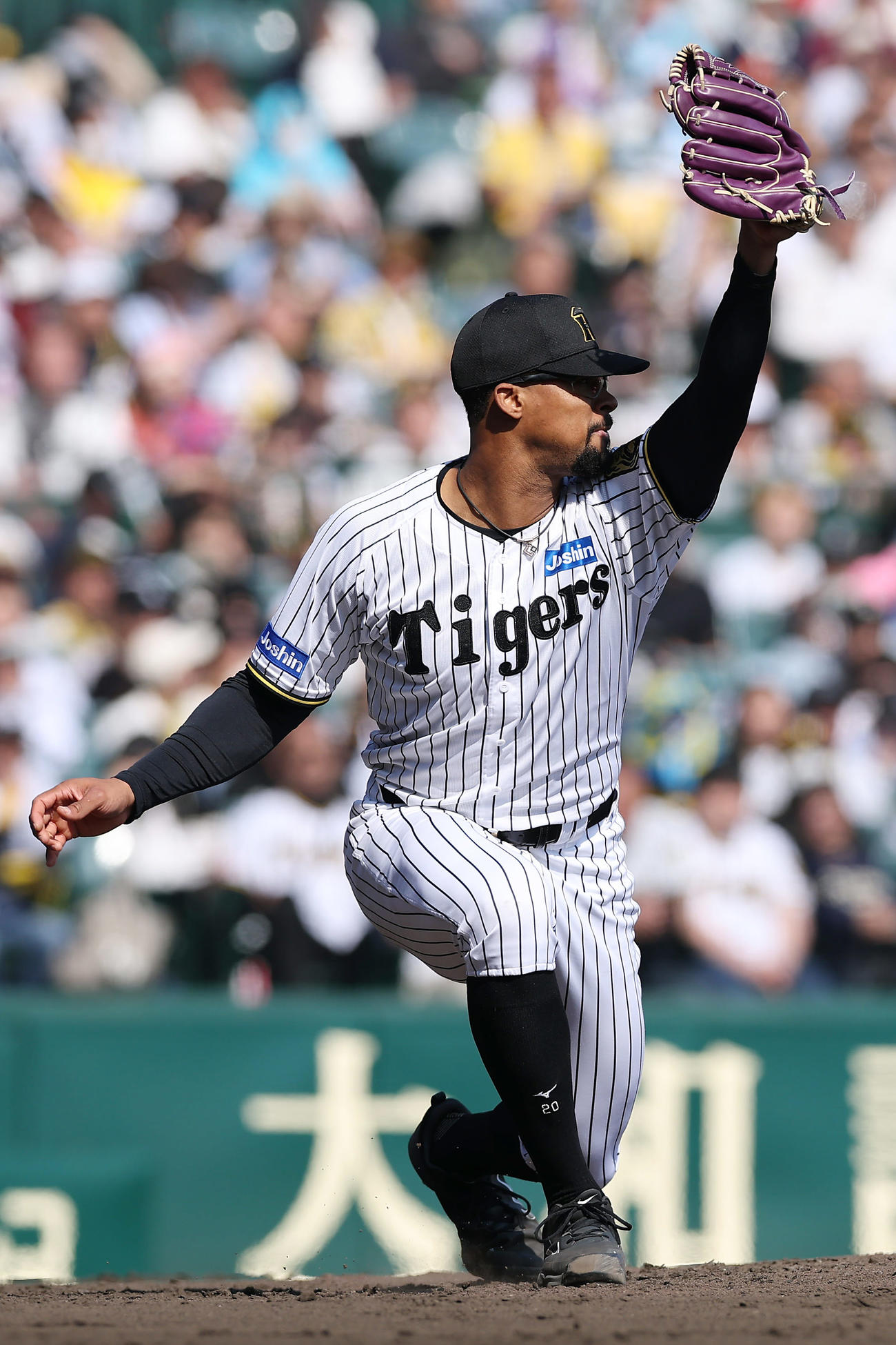 阪神対巨人　4回表巨人無死三塁、岡本の二ゴロで失点するデュプランティエ（撮影・前田充）